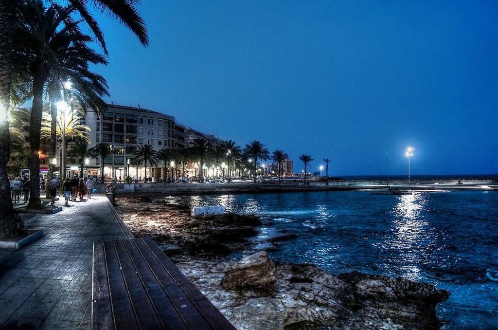 Апартаменти Torrevieja Experience Atico 1ª Linea Екстер'єр фото
